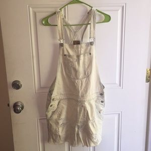 American Eagle Overall shorts Med So Cute!!